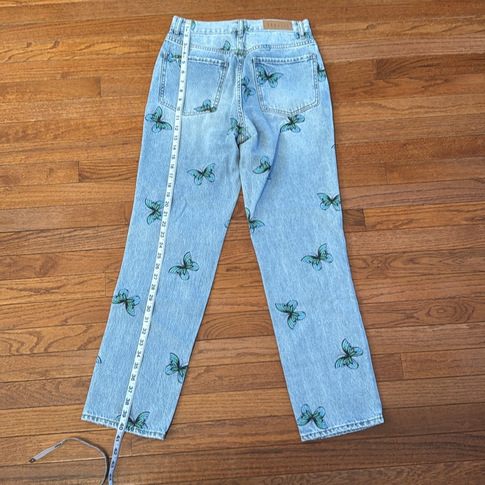 PACSUN Women’s Butterfly Embroidered Light Wash Jeans Size 26 waist - Picture 7 of 8